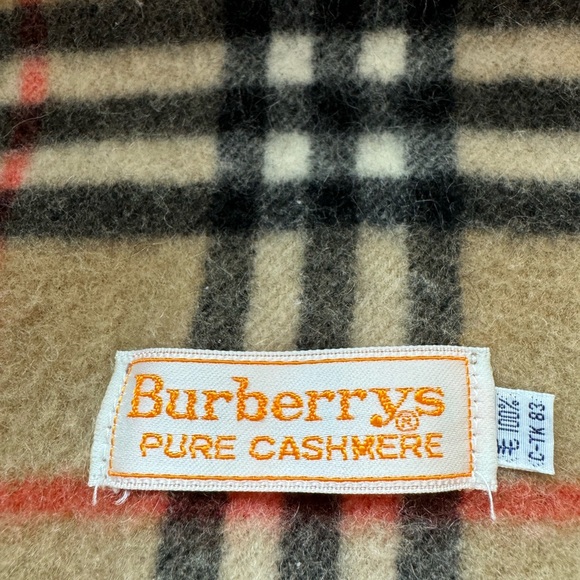 Vintage Burberrys Cashmere Scarf - Picture 2 of 3